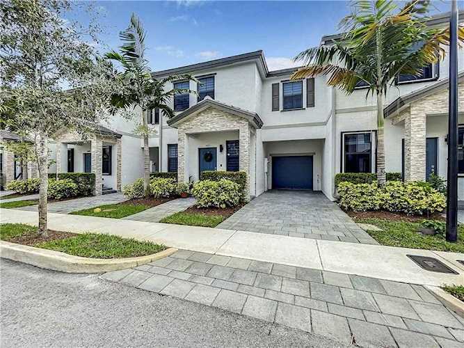1612 SW 28th St Fort Lauderdale, FL 33315