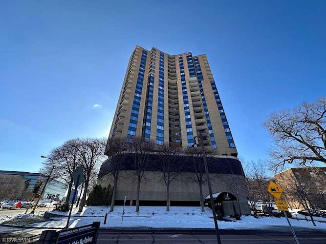 2950 Dean Parkway #802 Minneapolis, MN 55416