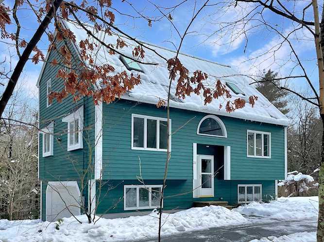 22 Stowell Rd Bedford, NH 03110 | MLS 4941627 Photo 1