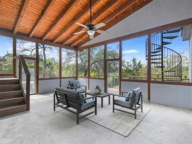 8012 Bernard ST Volente, TX 78641