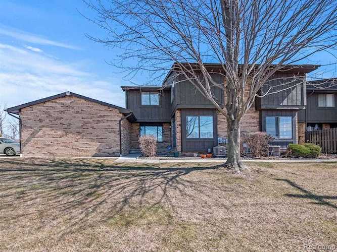 37425 Clubhouse Sterling Heights, MI 48312