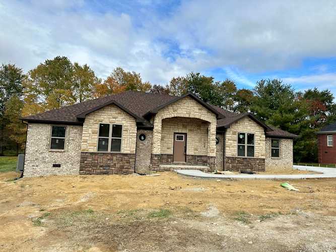 226 Deerfoot Dr London, KY 40741