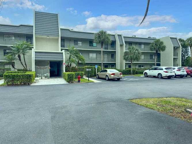 4110 Tivoli Court #108 Lake Worth, FL 33467