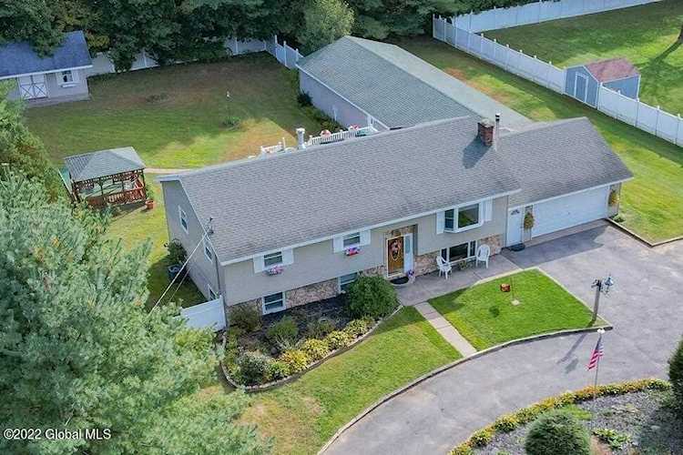9 Carr Rd Saratoga Springs, NY 12866