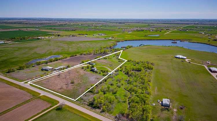 4580 County Road 404 Taylor, TX 76574