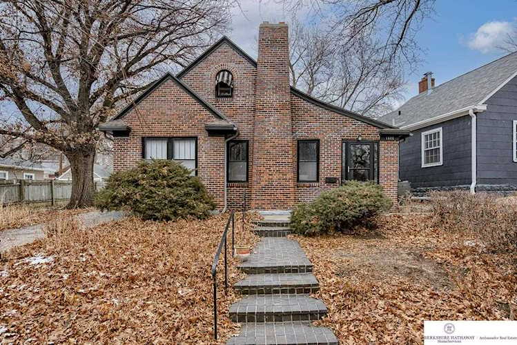 1688 Perkins Blvd Lincoln, NE 68502 | MLS 22301880 Photo 1