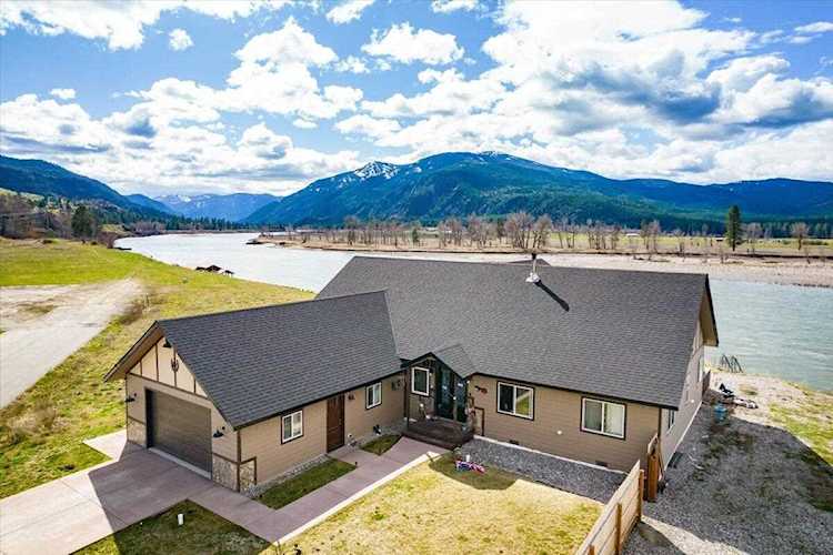 401 E Lynch St Plains, MT 59859