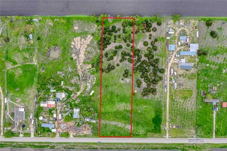 20930 Cameron RD Coupland, TX 78615