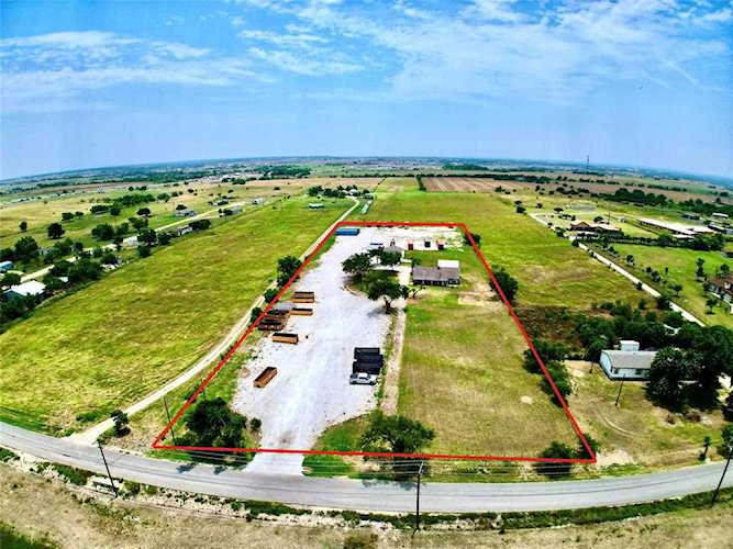 611 County Road 310 Jarrell, TX 76537