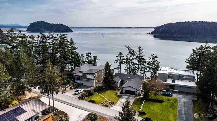 739 Tillamuk Dr La Conner, WA 98257 | MLS® 2046397 Photo 1