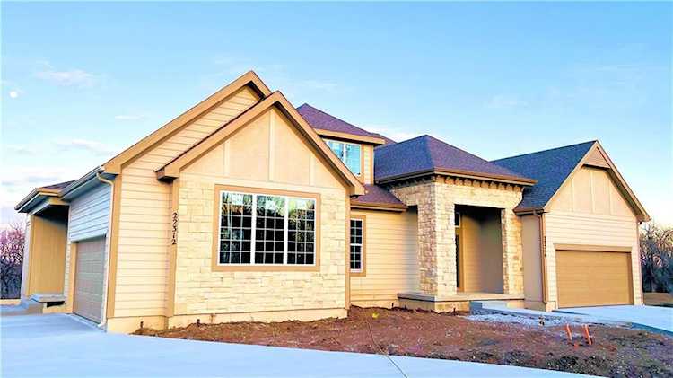 22312 W 76th St Shawnee, KS 66227