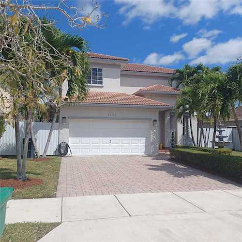 15565 SW 10th Ln Miami, FL 33194