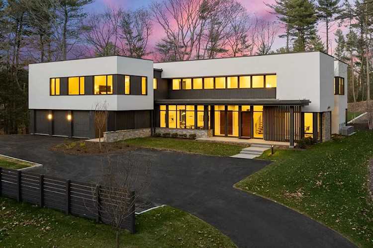 101 Black Oak Road Weston, MA 02493