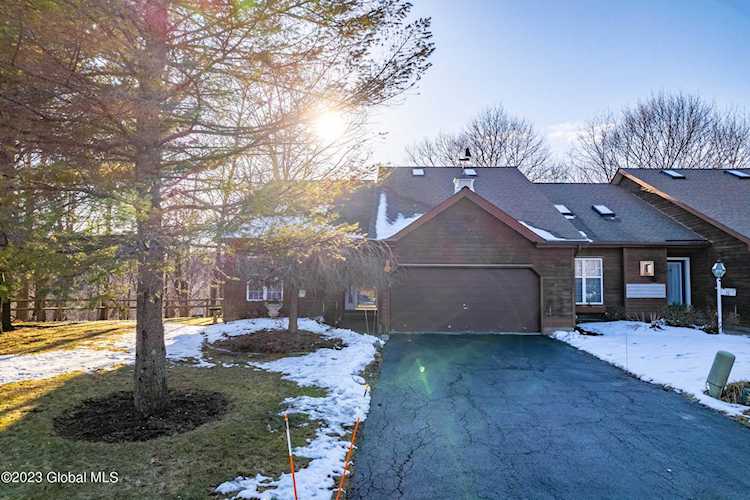 13 Tracey Ct Troy, NY 12180 | MLS 202312943 Photo 1