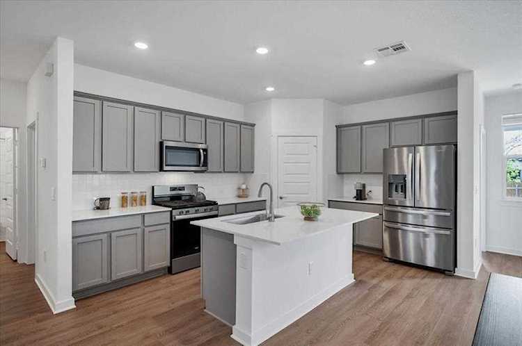 208 Cupreata LN Leander, TX 78641