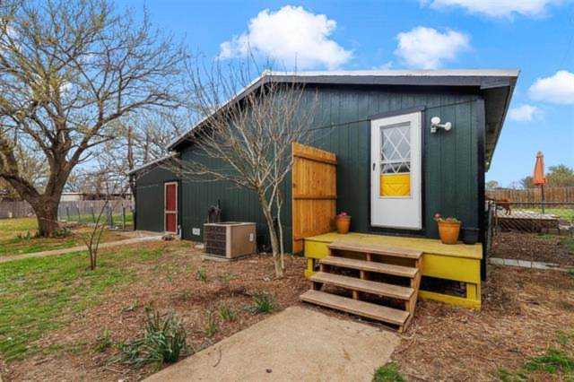 3615 Knox Road Krum, TX 76249