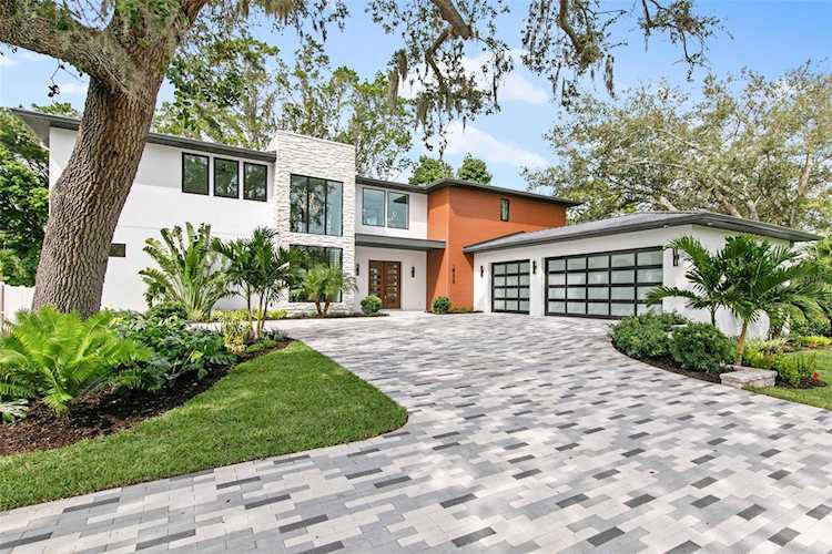 1630 S Orange Ave Sarasota, FL 34239