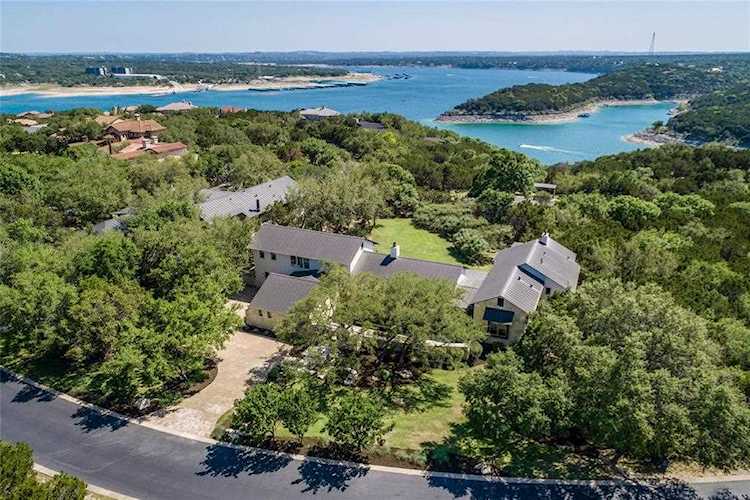 17709 Navigation LN Jonestown, TX 78645