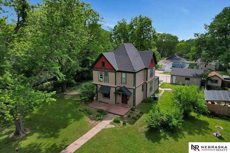 709 N 12th St Beatrice, NE 68310