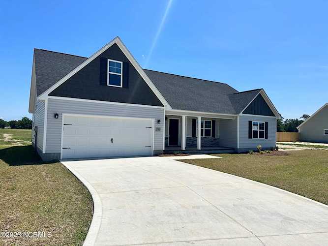 1782 Riggs Road Maysville, NC 28555