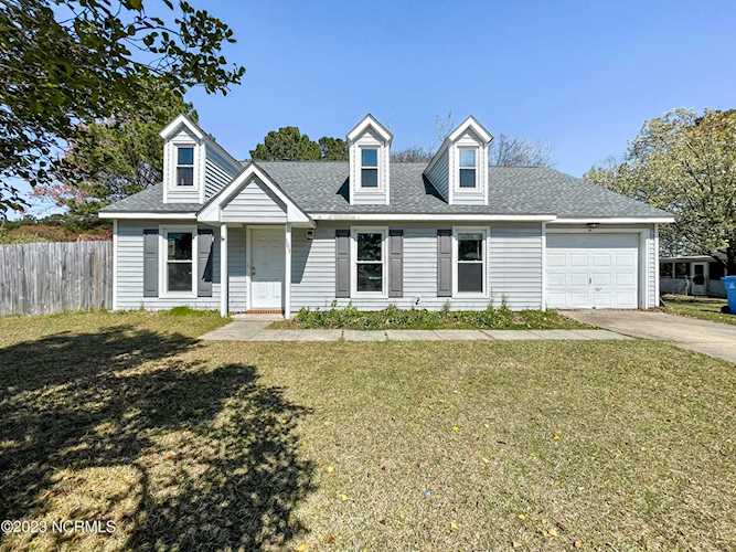 103 Bridgewater Court Jacksonville, NC 28546