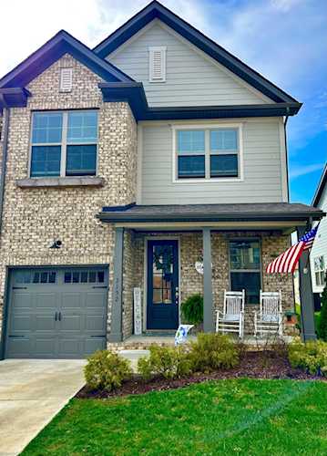 3152 Sassafras Ln Thompsons Station, TN 37179