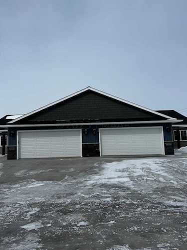 905 Village Ln Detroit Lakes, MN 56501