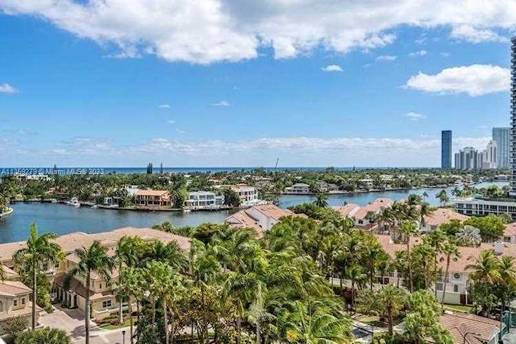 21050 Point Pl #902 Aventura, FL 33180