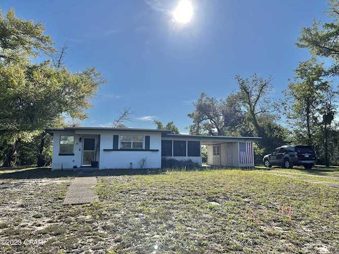 901 Iowa Ave Lynn Haven FL 32444 739068 Lynn Haven home for sale This Sweet little Florida Cottage is right in the heart of Lynn Haven. Perfect for Starter Home or... Photo 1