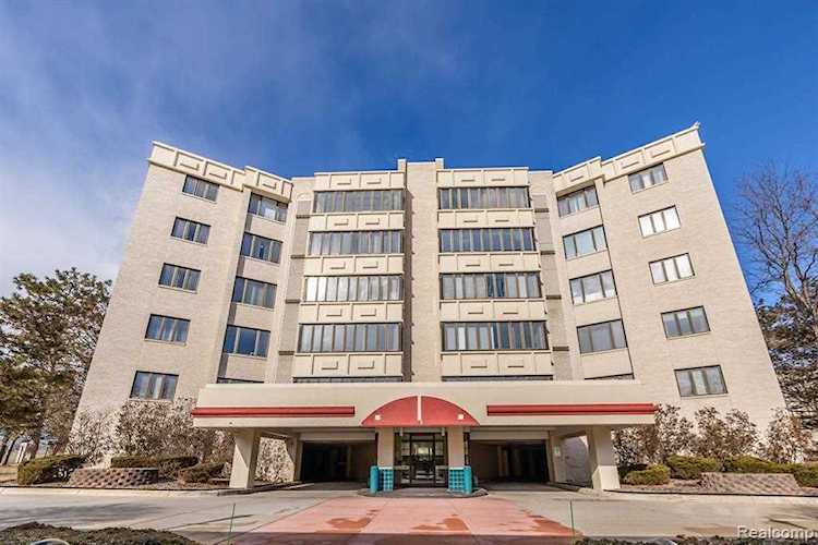 43100 12 Oaks Crescent Dr #6011 Novi, MI 48377