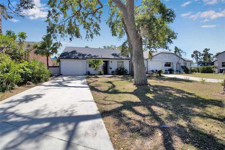 19595 Kapok Ct Port Charlotte, FL 33952