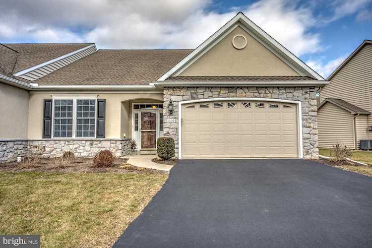 1309 Cantebury Mount Joy, PA 17552