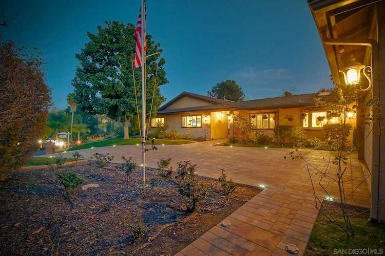 16551 Corte Paulina Poway, CA 92064