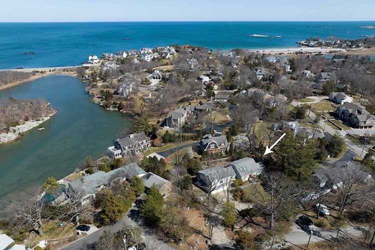48 Nichols Rd Cohasset, MA 02025