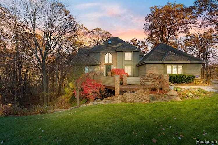 4885 Cider Hill Rochester, MI 48306