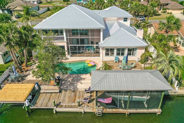339 N 11th St Flagler Beach, FL 32136