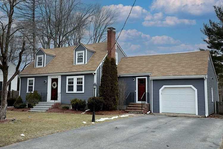 5 Damon Street in North Reading, MA - Century 21 New England Photo 1