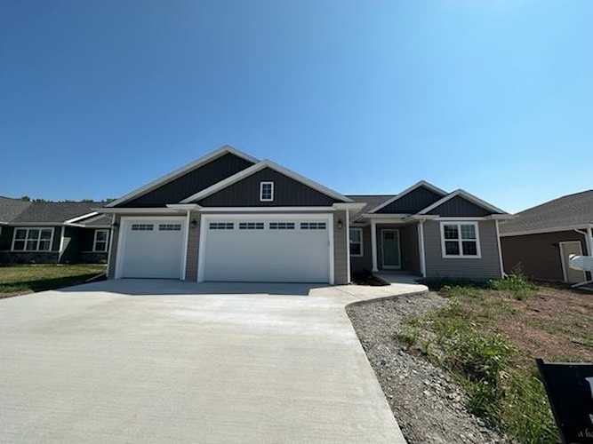 2153 Grassy Meadow Ln Menasha, WI 54952 | MLS 50272231 Photo 1