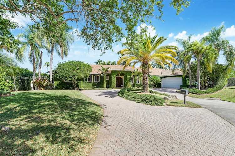 9971 SW 124th Ter Miami, FL 33176
