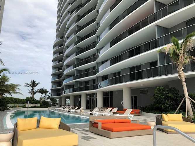 488 NE 18th St #3605 Miami, FL 33132