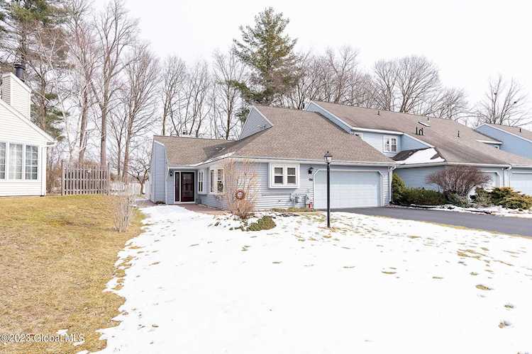 96 Commonwealth Dr Glenmont, NY 12077 | MLS 202313058 Photo 1