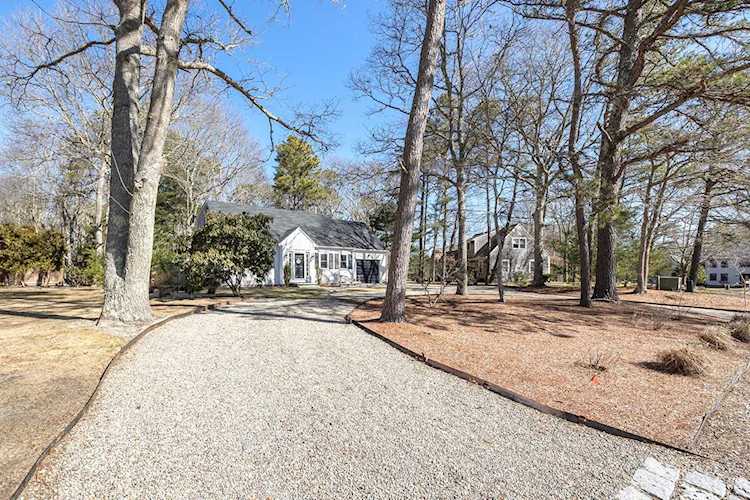 71 Bog River Bend Mashpee, MA 02649 | MLS 22300902 Photo 1