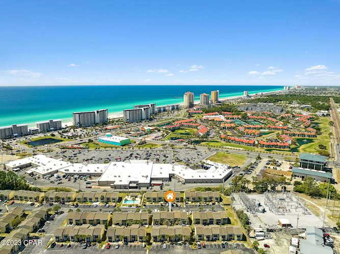 201 Robin Ln Panama City Beach FL 32407 739099 Gulf Highlands Beach Resort home for sale Townhome Centrally located. An Ideal Vacation Rental or 2nd Home. Owners & Guests will enjoy... Photo 1
