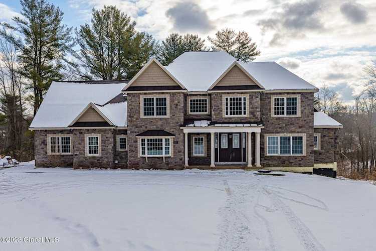 18 Albright Place Delmar, NY 12054
