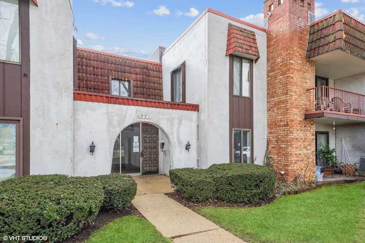 731 E Fullerton Ave #207 Glendale Heights, IL 60139