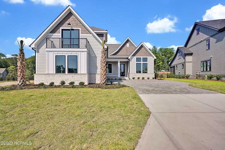 8277 Winding Creek Circle Wilmington, NC 28411