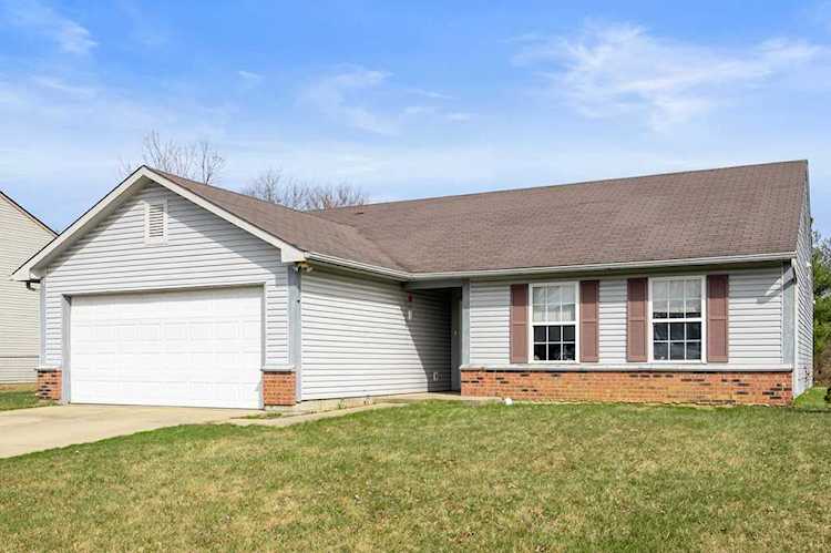 313 E New York St Fortville, IN 46040 | MLS 21911700 Photo 1