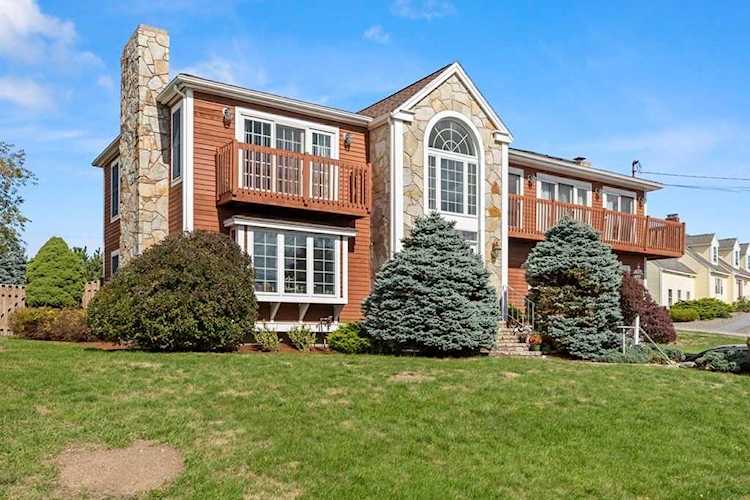 56 Skytop Rd Ipswich, MA 01938 | MLS 73086714 Photo 1