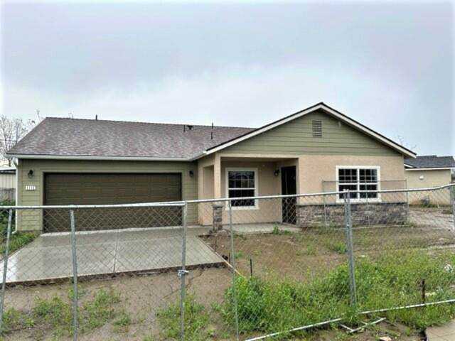 1113 N Court St Visalia, CA 93291 | MLS 221525 Photo 1