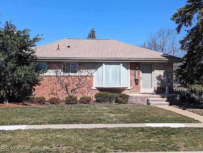 28408 Kathryn St Garden City, MI 48135 home for sale, MLS#20230020095 | Dwellings Michigan Real Estate Photo 1